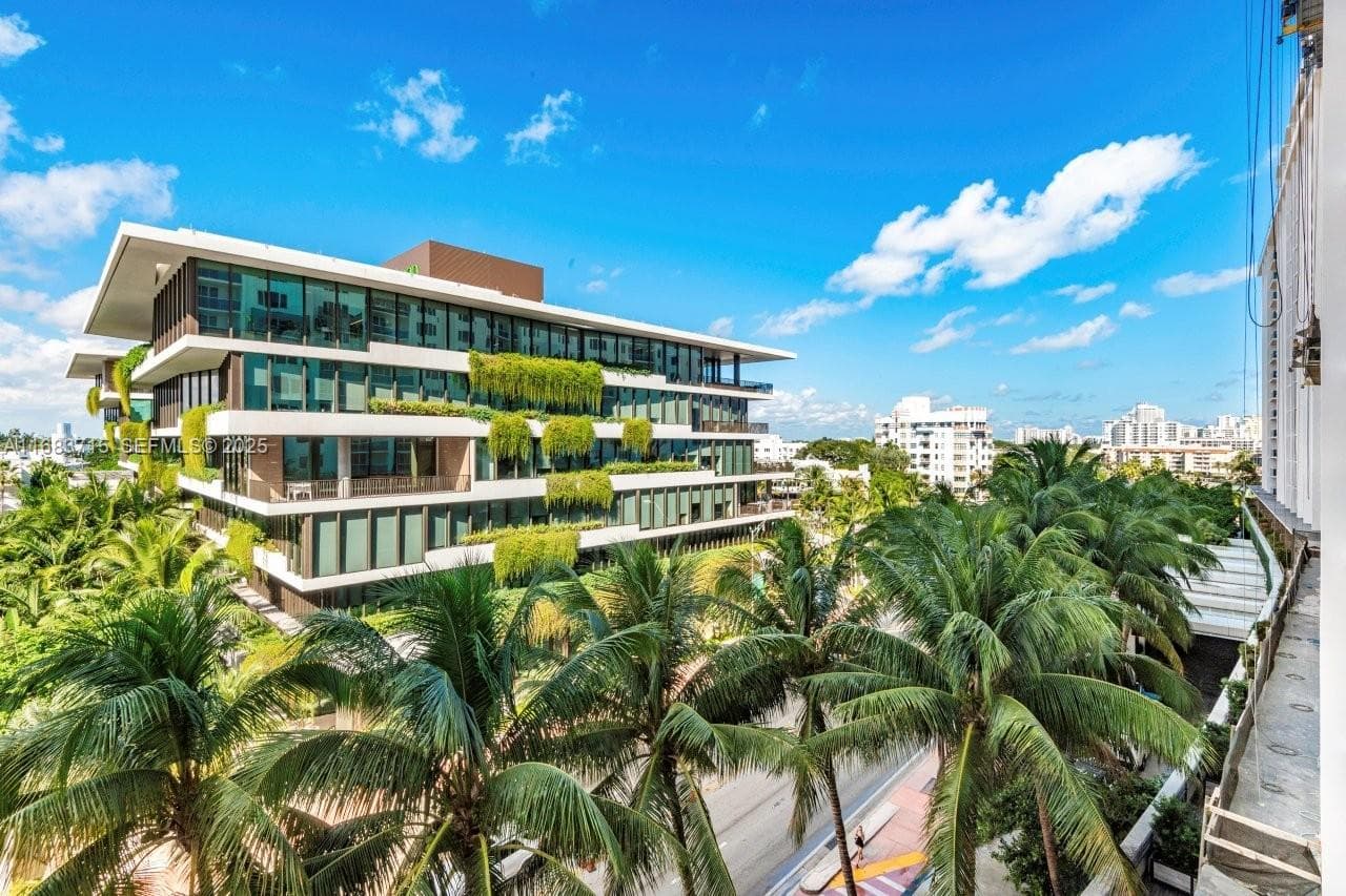 A11683715 — Miami Beach — 29