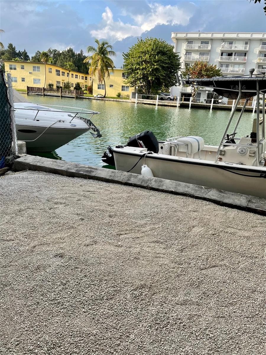 A11684597 — Miami Beach — 13