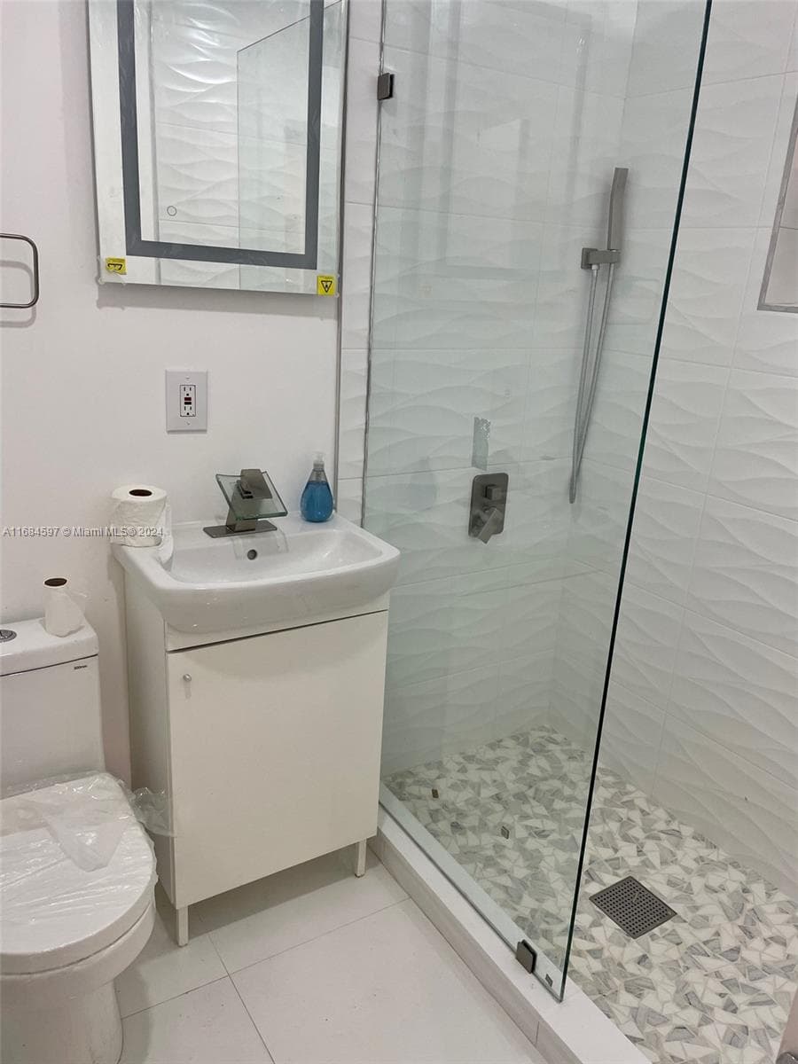 A11684597 — Miami Beach — 9