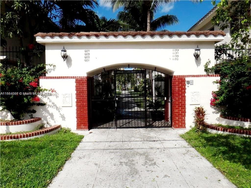 A11684597 — Miami Beach — 19