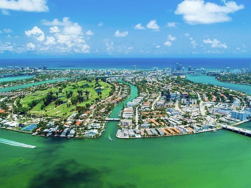 A11684597 — Miami Beach — 29