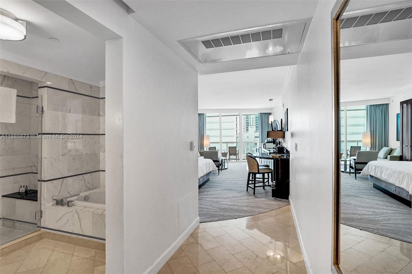 A11685673 — Miami Beach — 10