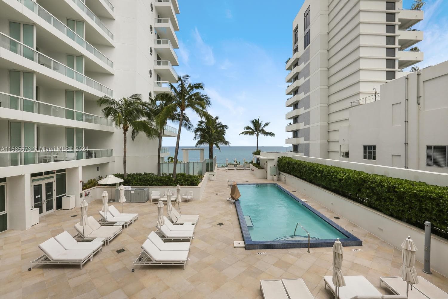 A11685673 — Miami Beach — 45