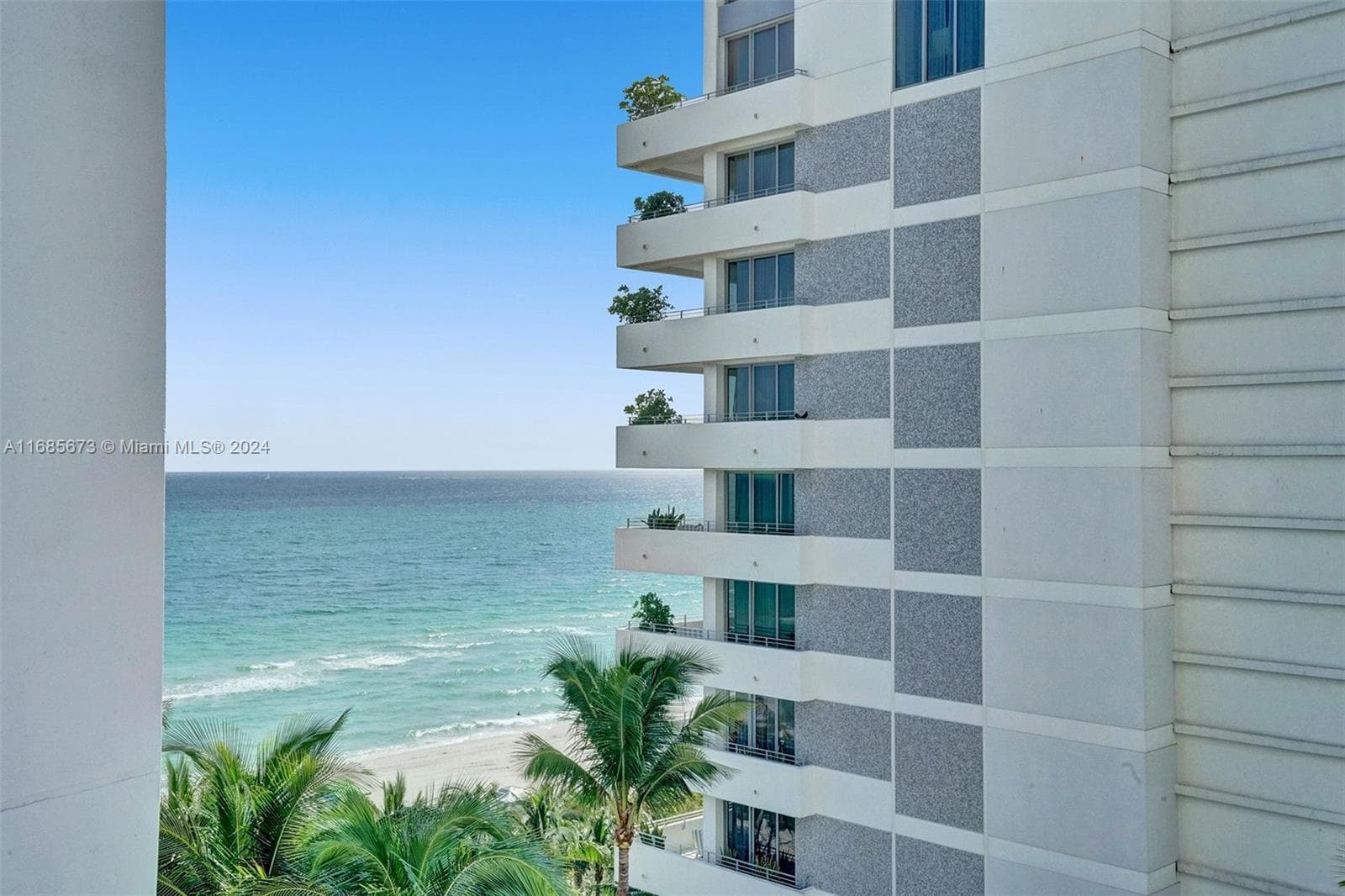A11685673 — Miami Beach — 4