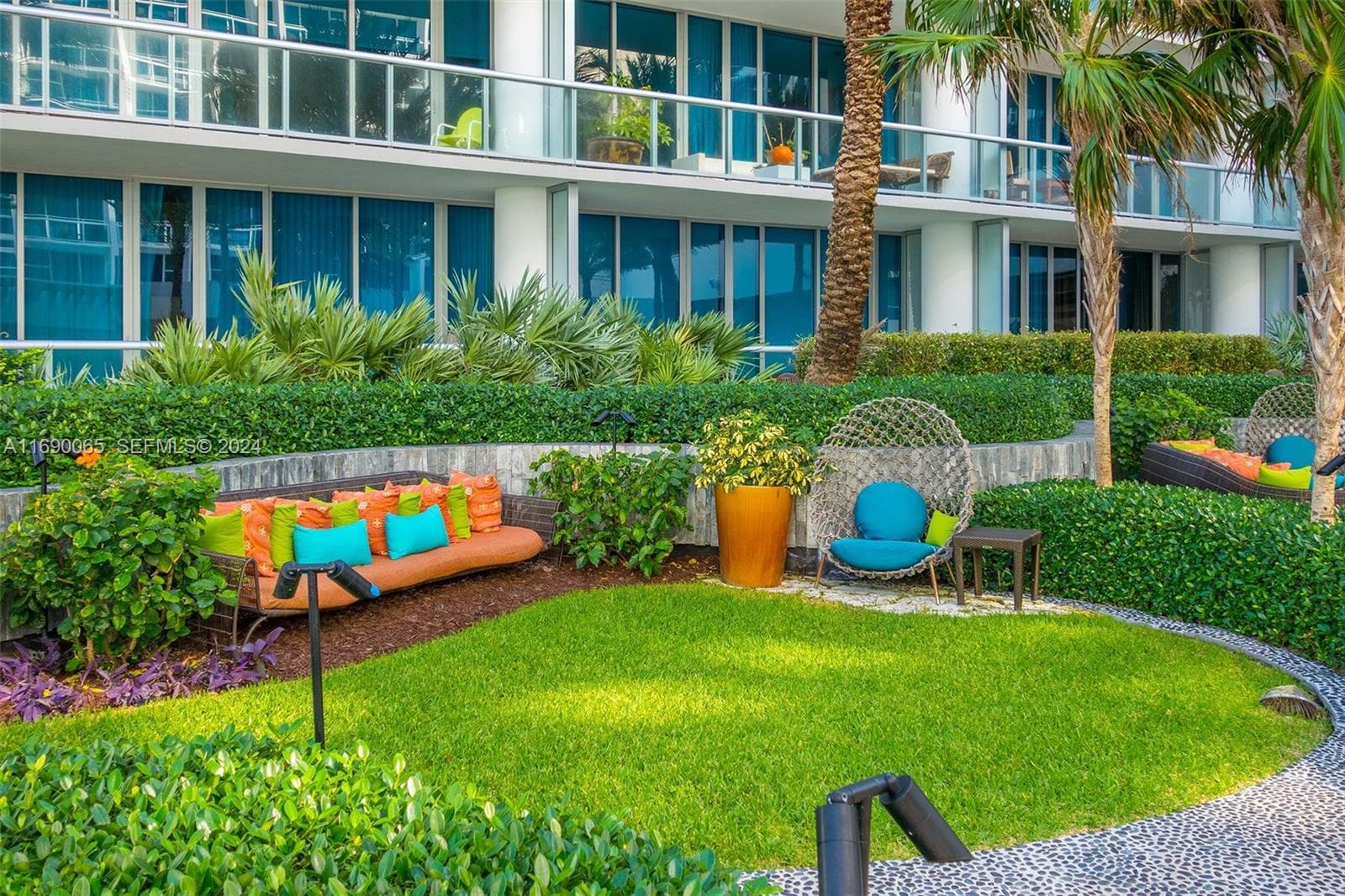 A11690065 — Miami Beach — 33