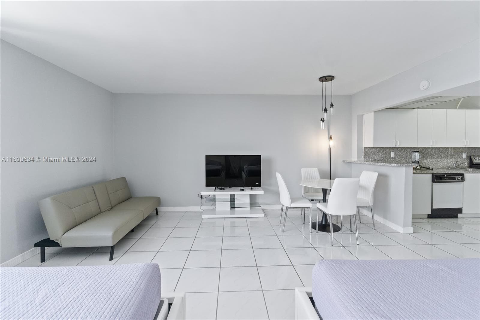 A11690634 — Miami Beach — 3
