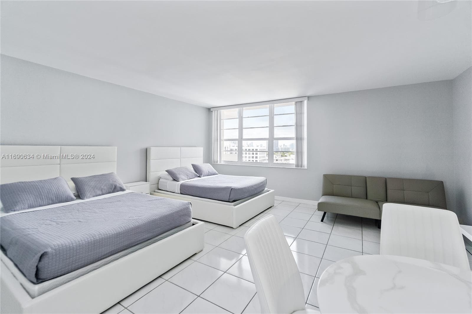 A11690634 — Miami Beach