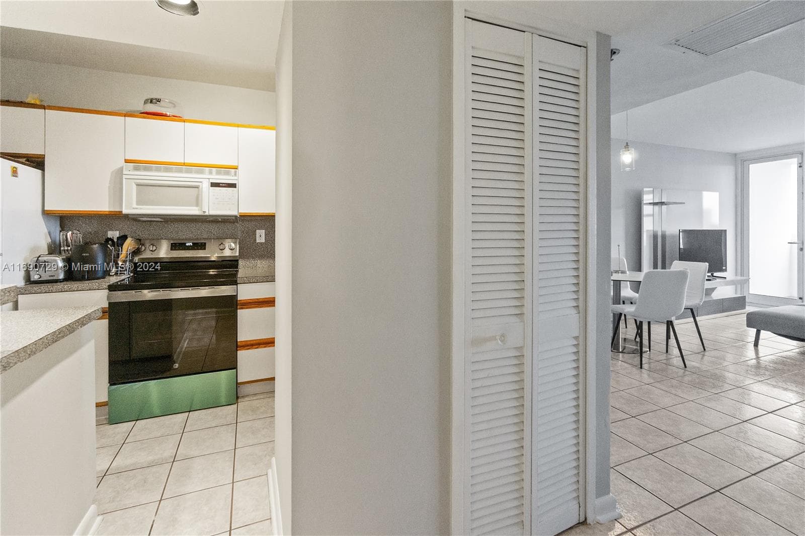A11690729 — Miami Beach — 7