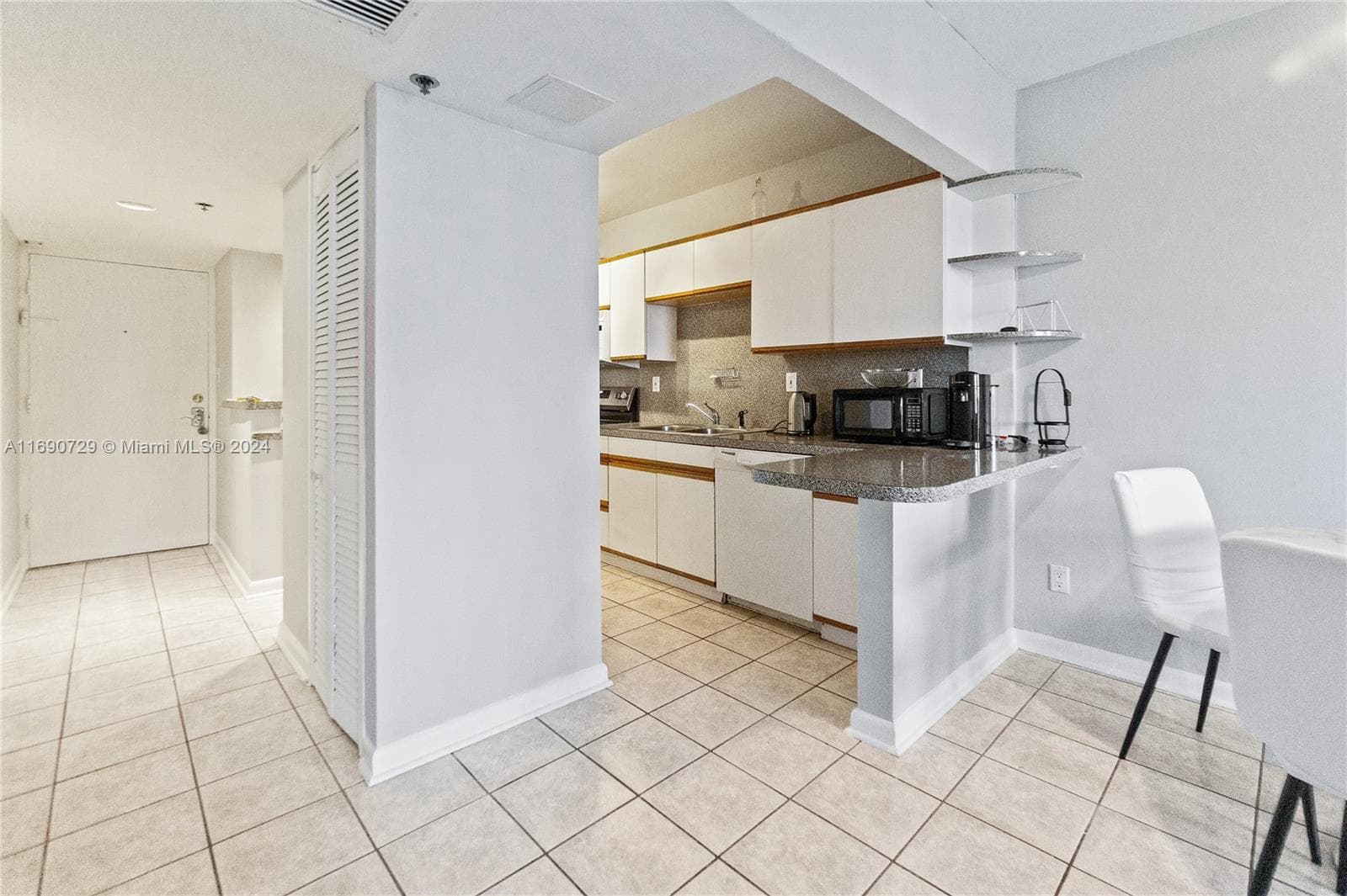 A11690729 — Miami Beach — 5