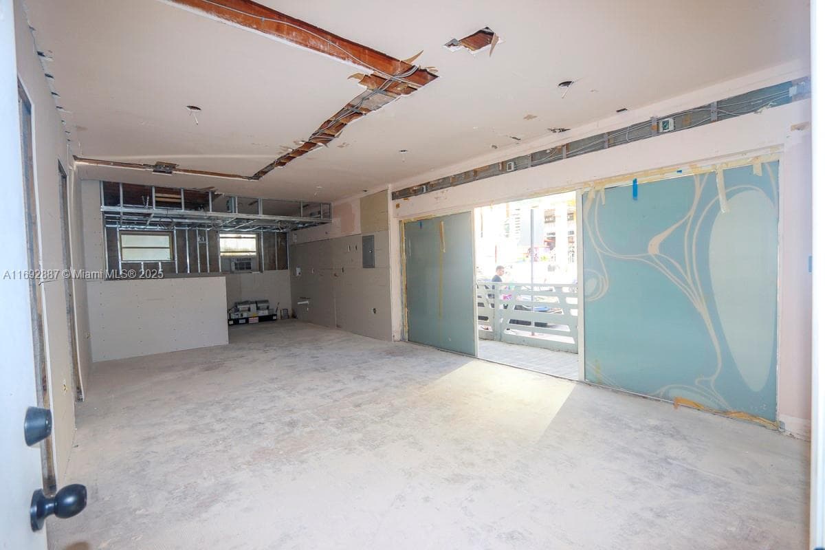 A11692887 — Miami Beach — 26