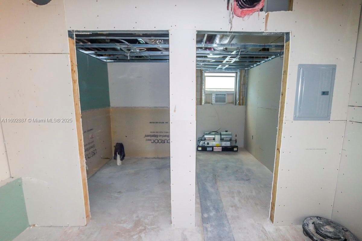 A11692887 — Miami Beach — 32