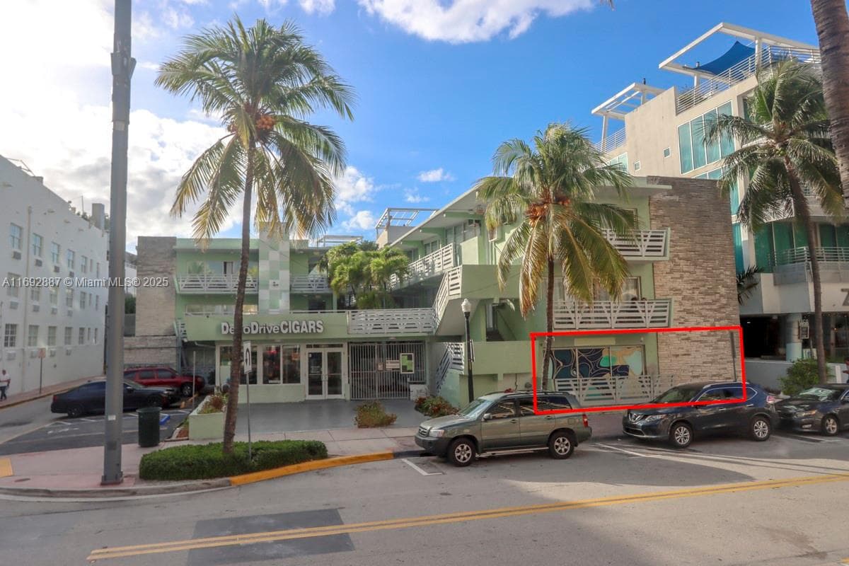 A11692887 — Miami Beach