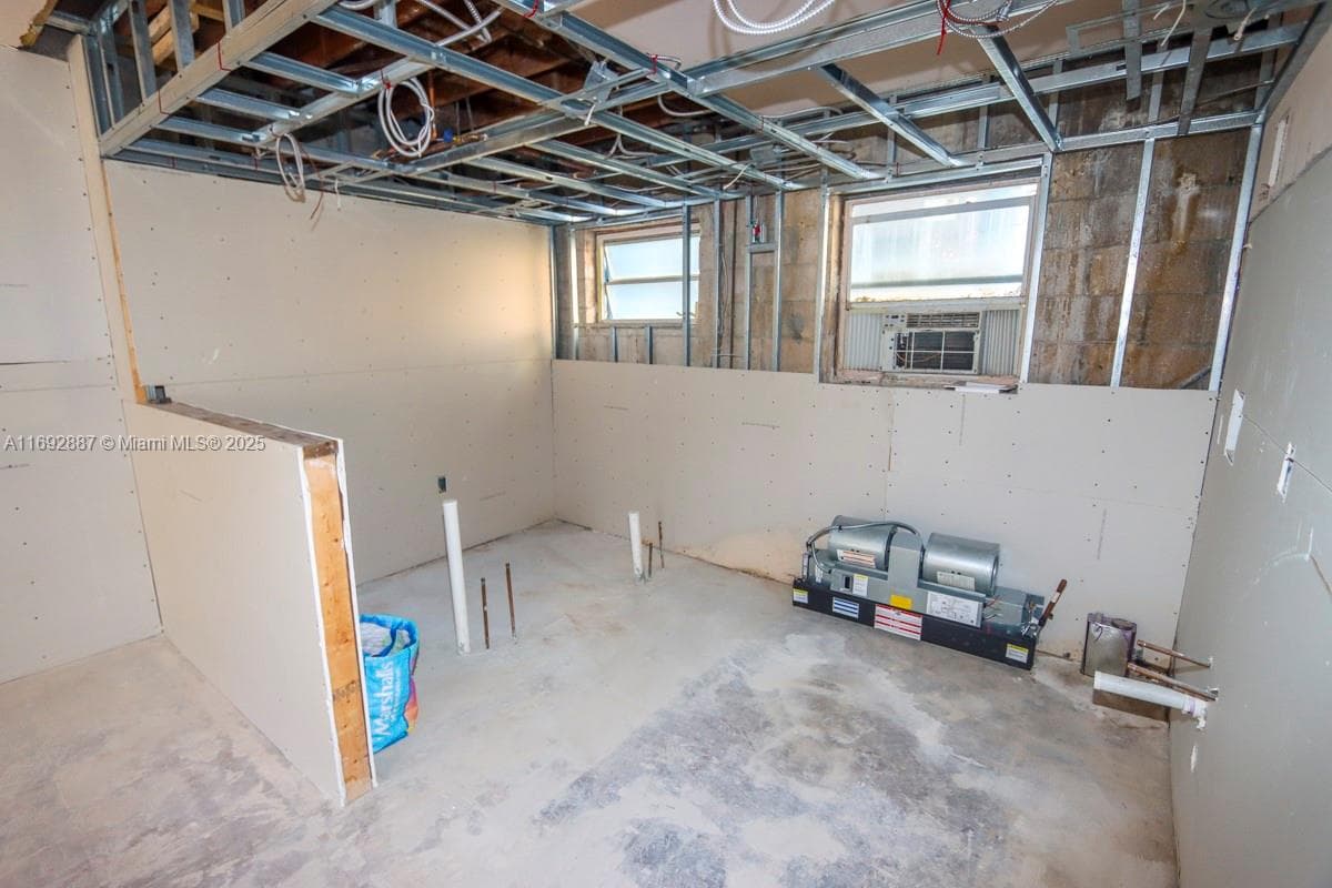 A11692887 — Miami Beach — 28