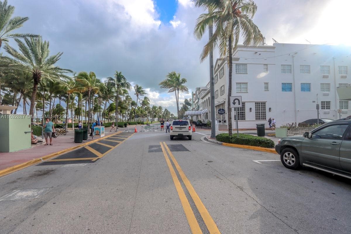 A11692887 — Miami Beach — 20