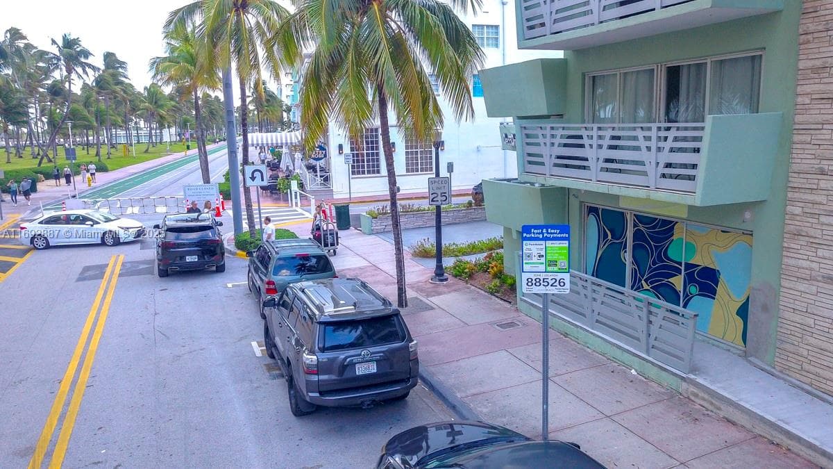 A11692887 — Miami Beach — 10