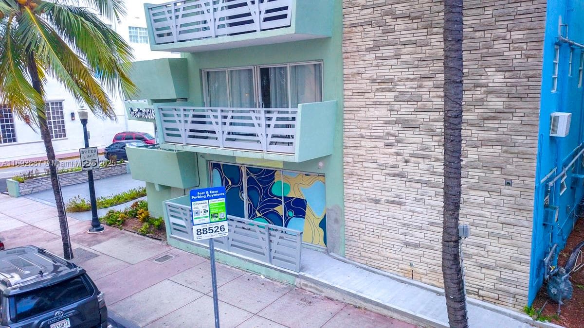 A11692887 — Miami Beach — 11