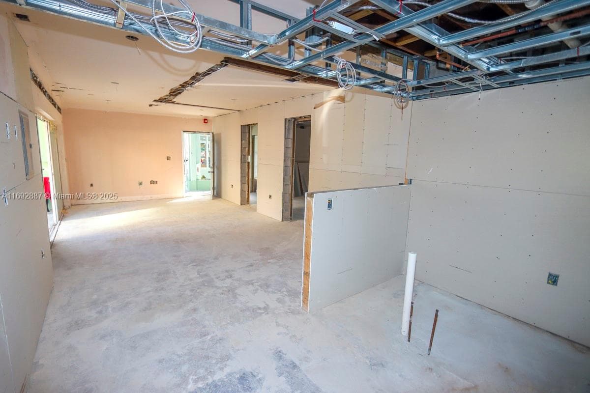 A11692887 — Miami Beach — 25