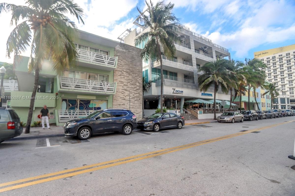 A11692887 — Miami Beach — 21