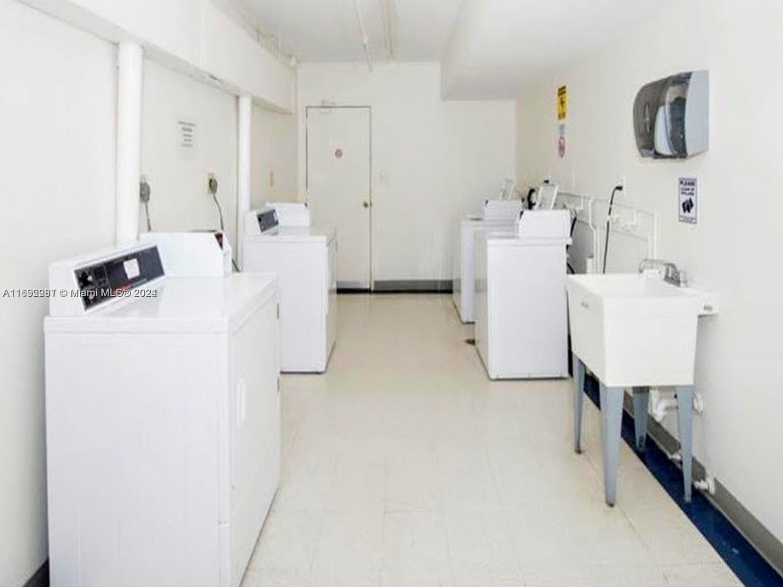 A11692987 — Miami Beach — 17