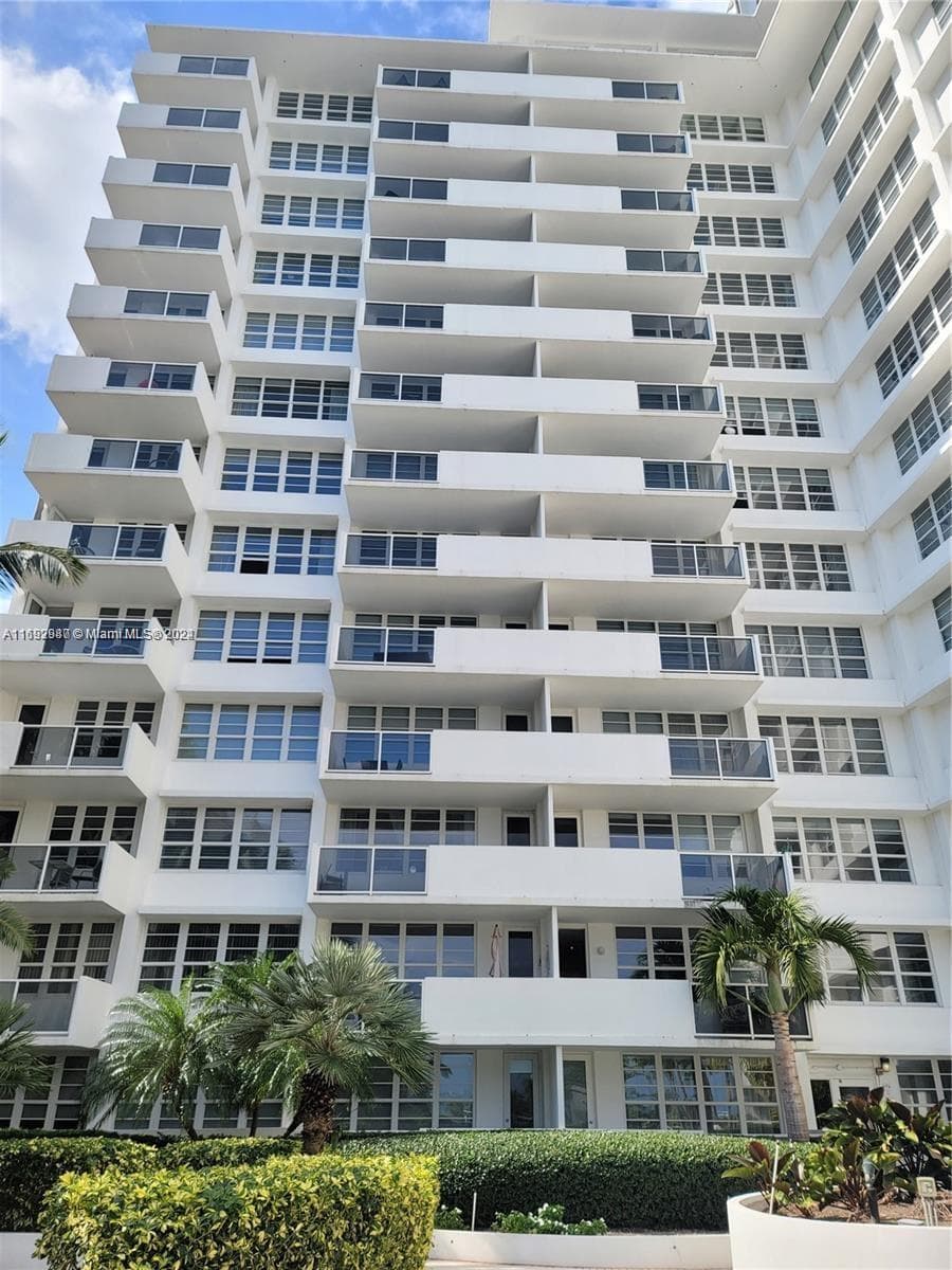 A11692987 — Miami Beach — 19