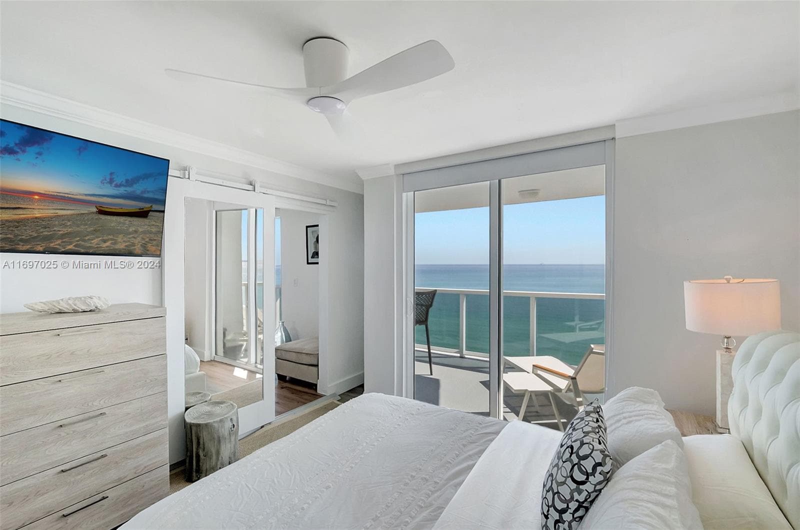 A11697025 — Miami Beach — 9