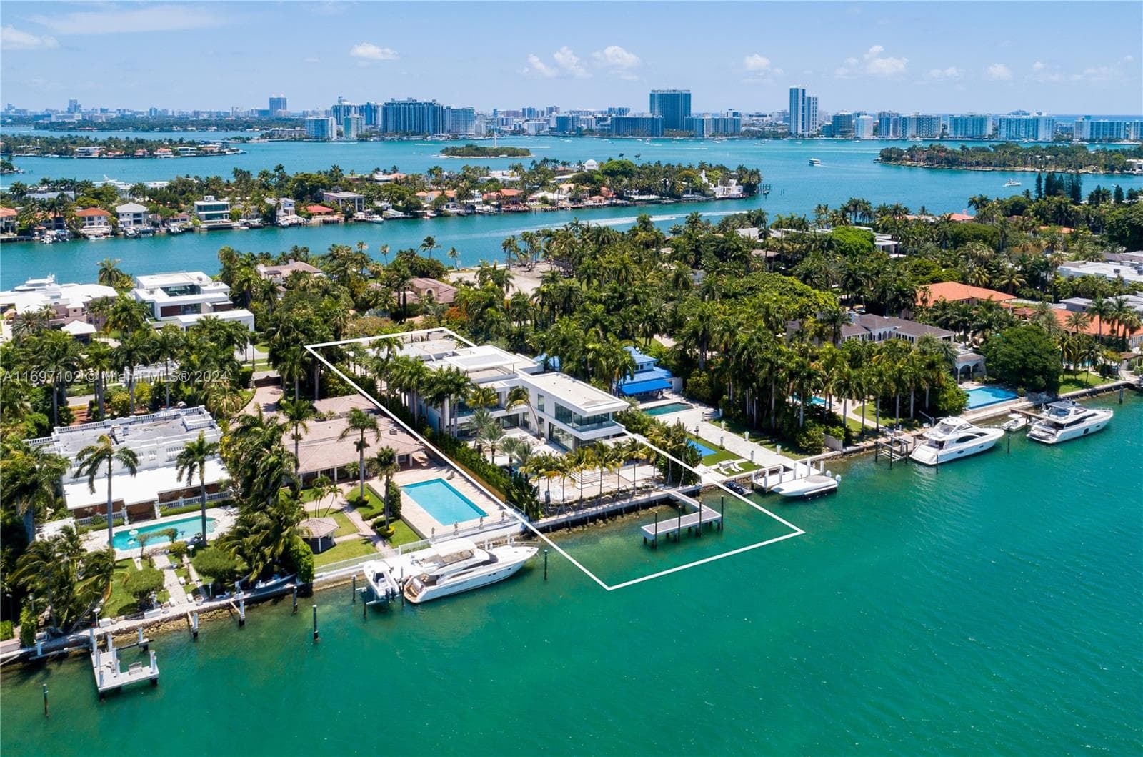 A11697102 — Miami Beach — 7