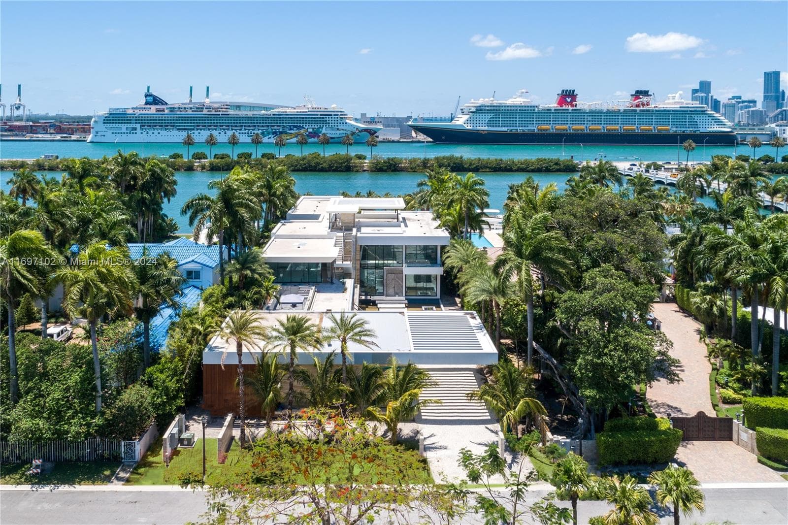 A11697102 — Miami Beach — 3