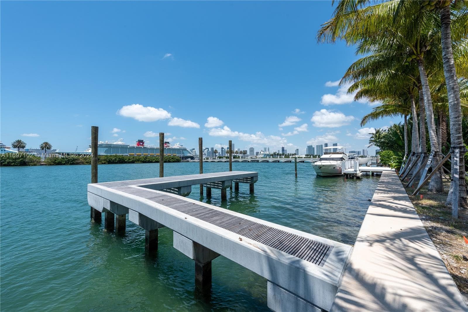 A11697102 — Miami Beach — 9