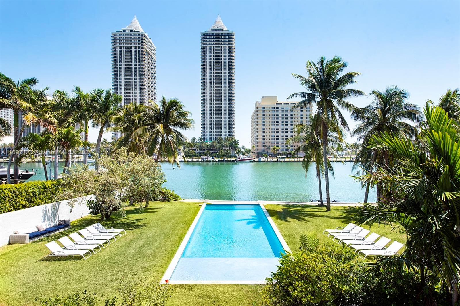 A11697123 — Miami Beach — 20