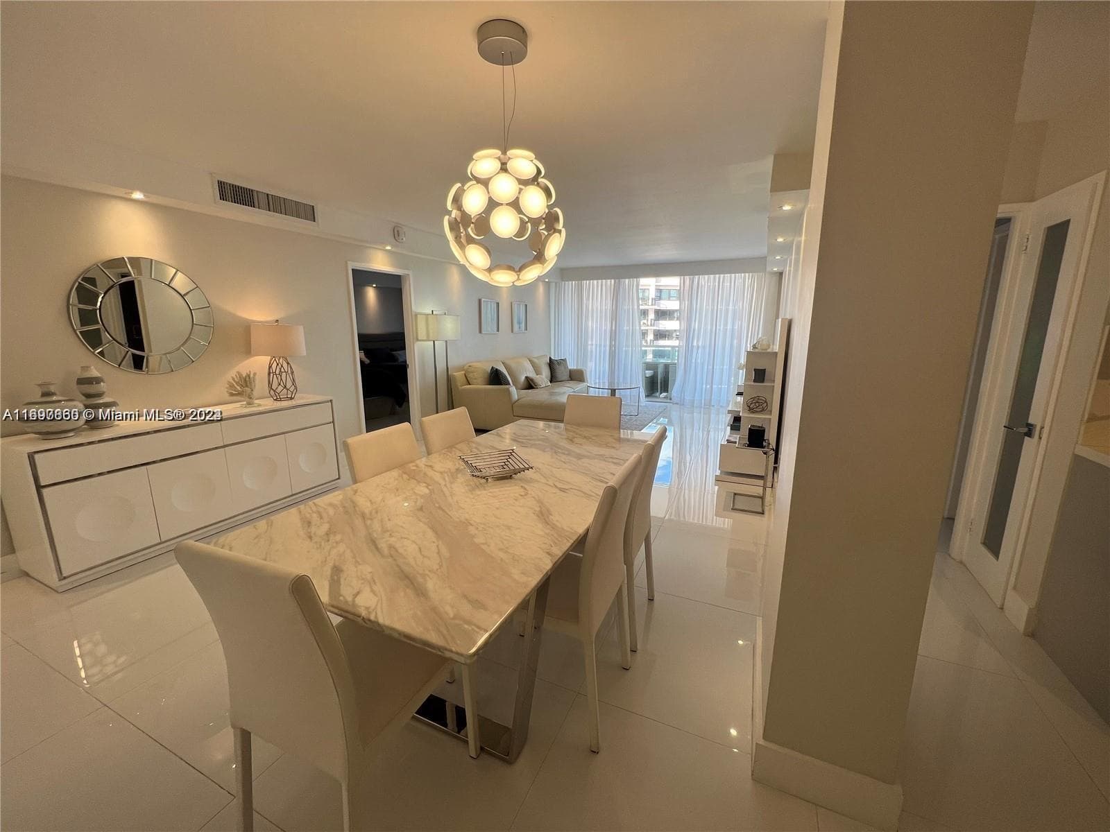A11697860 — Miami Beach — 6