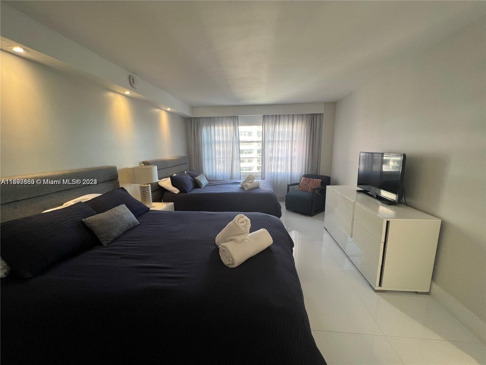 A11697860 — Miami Beach — 13