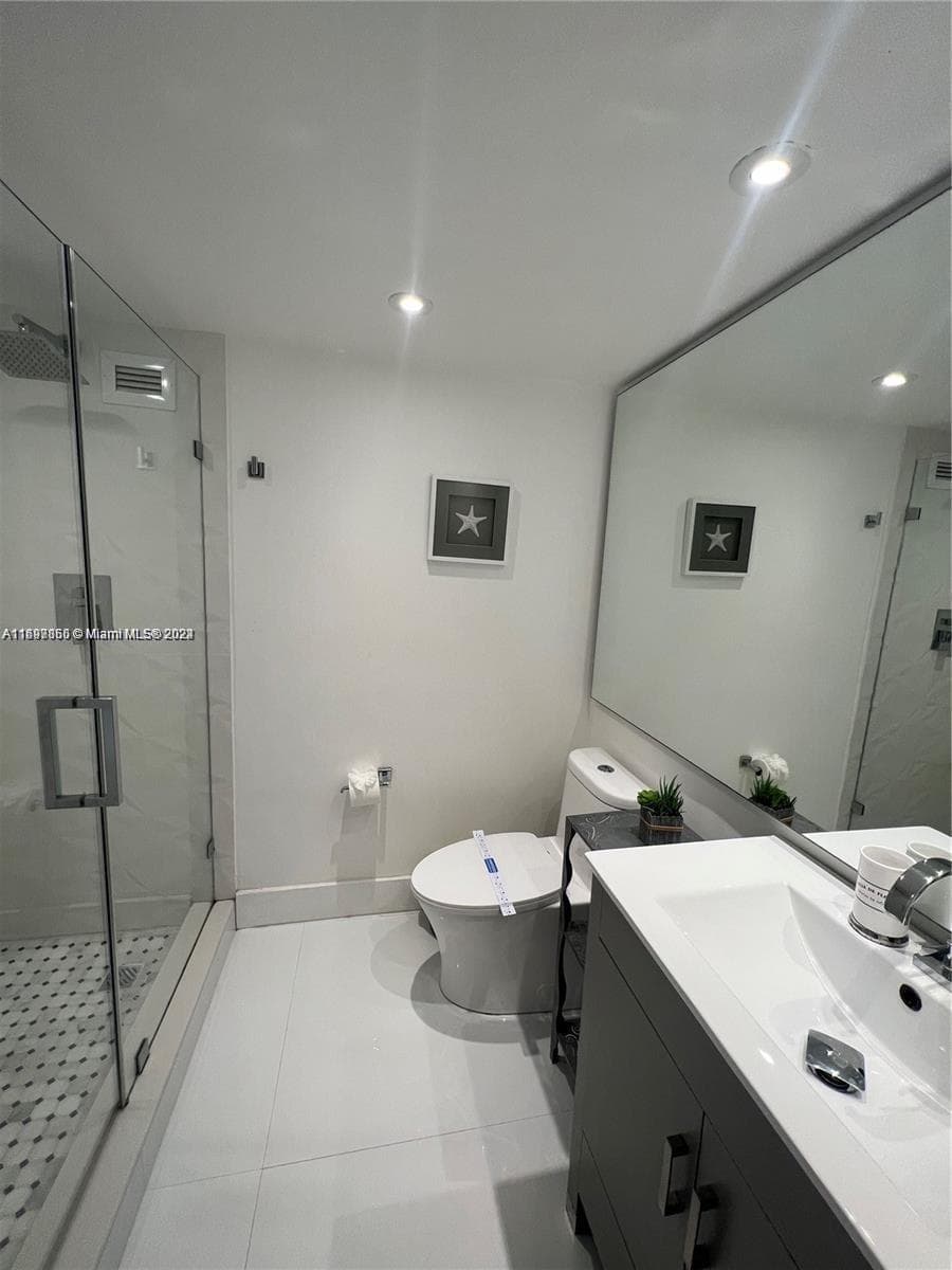 A11697860 — Miami Beach — 12
