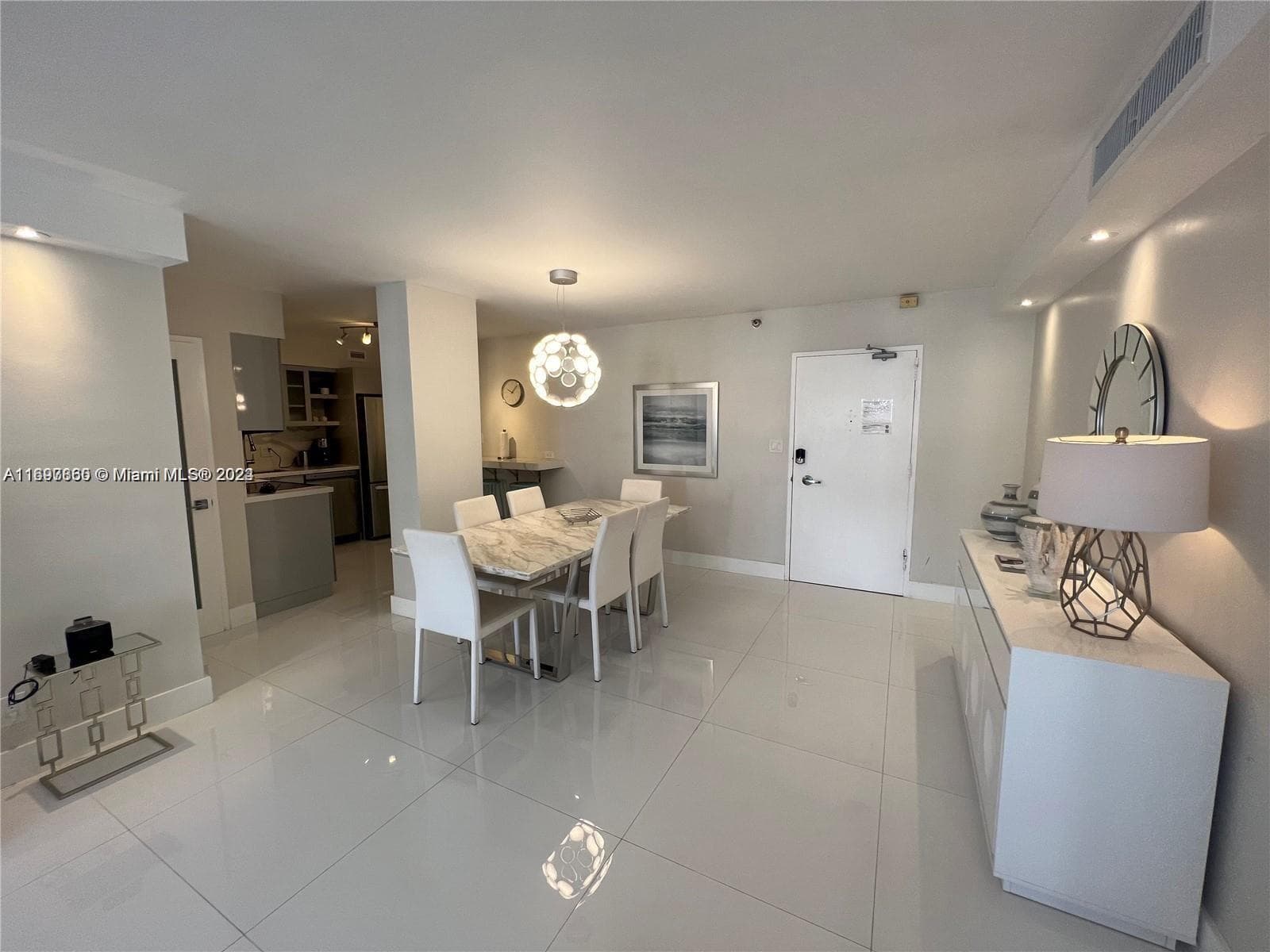 A11697860 — Miami Beach — 8