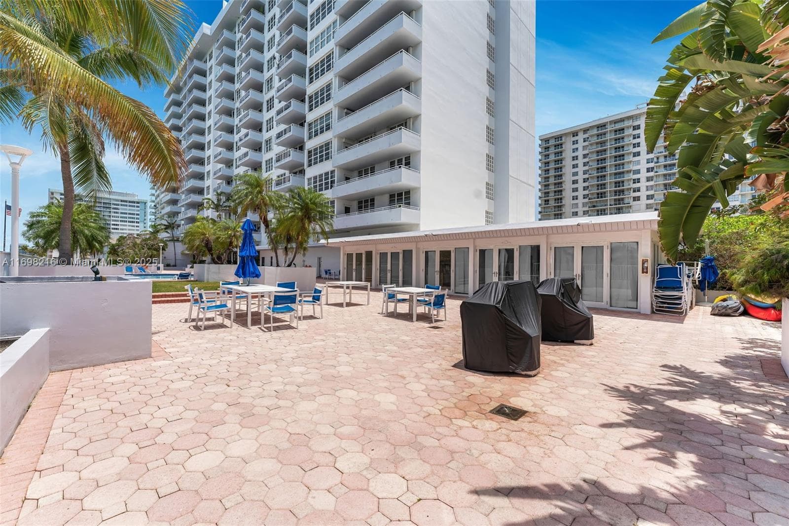 A11698216 — Miami Beach — 27