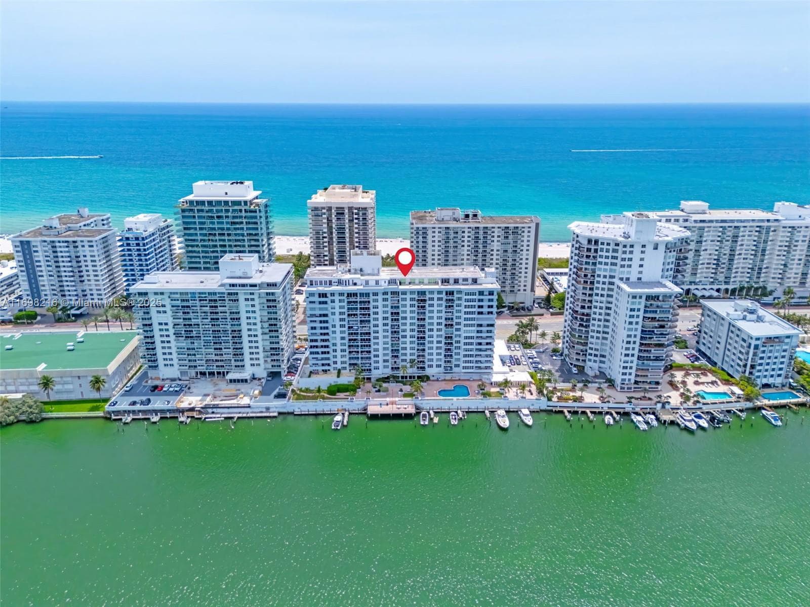 A11698216 — Miami Beach