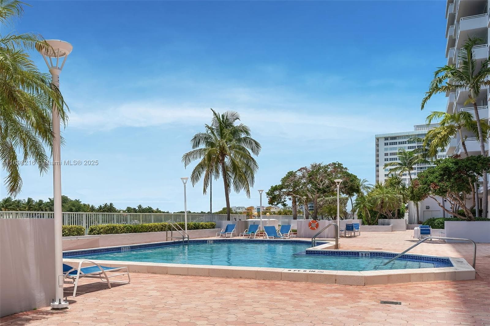 A11698216 — Miami Beach — 28