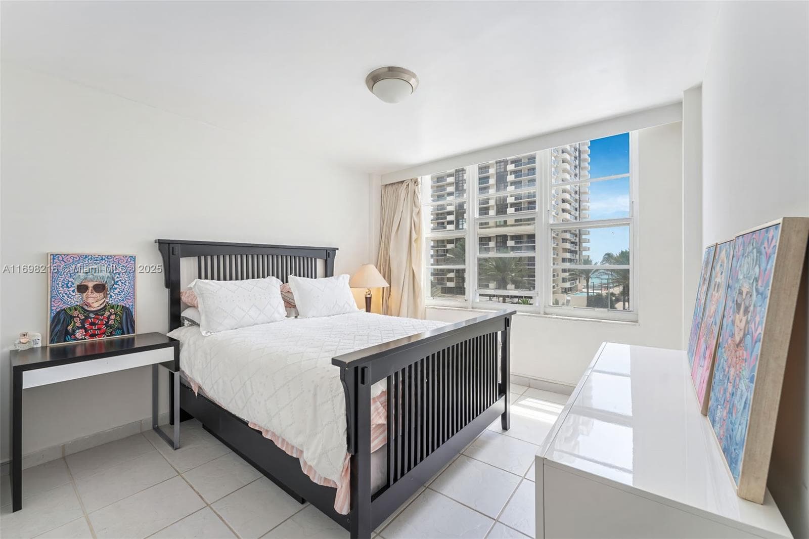 A11698216 — Miami Beach — 20
