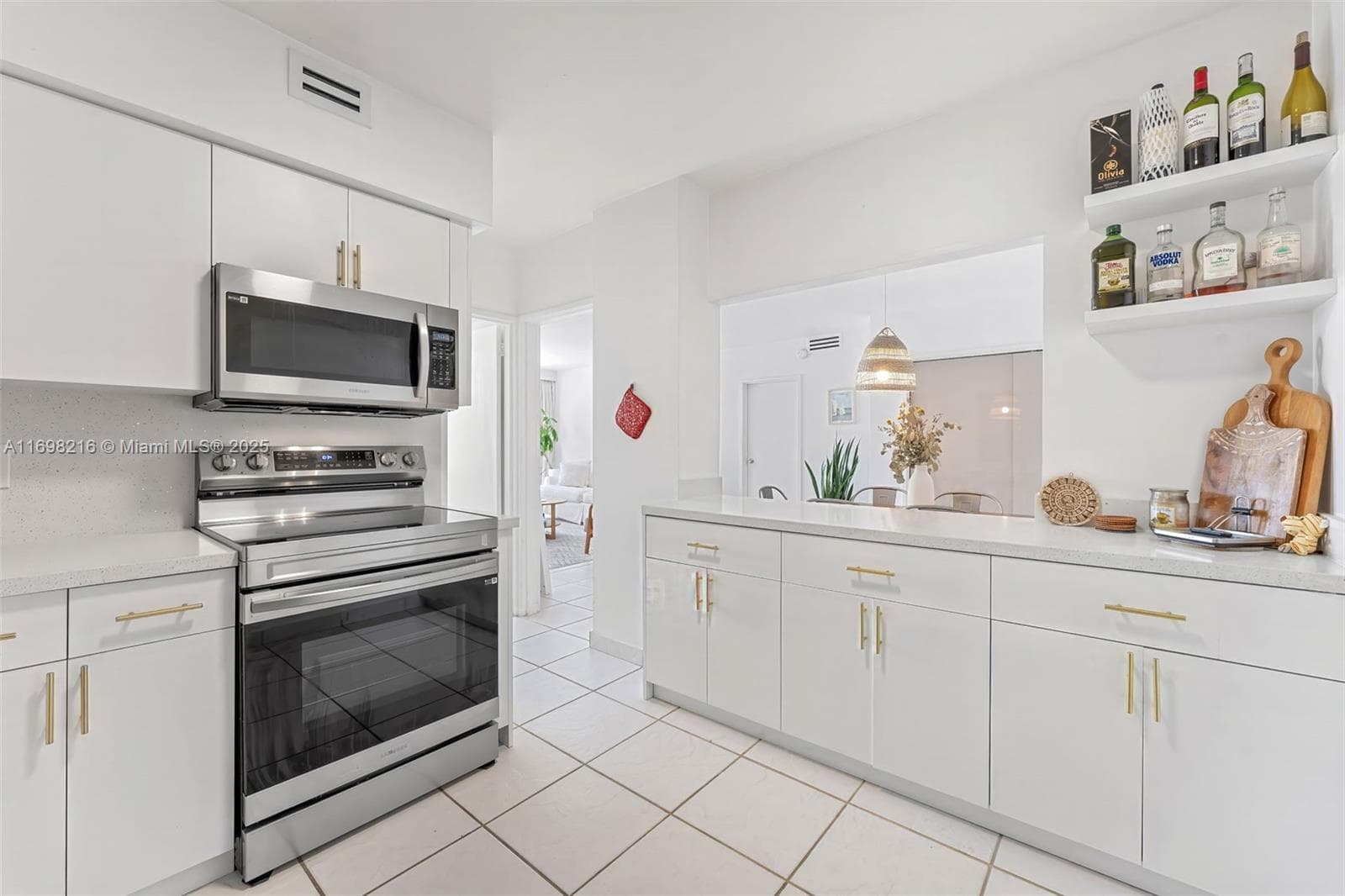 A11698216 — Miami Beach — 9