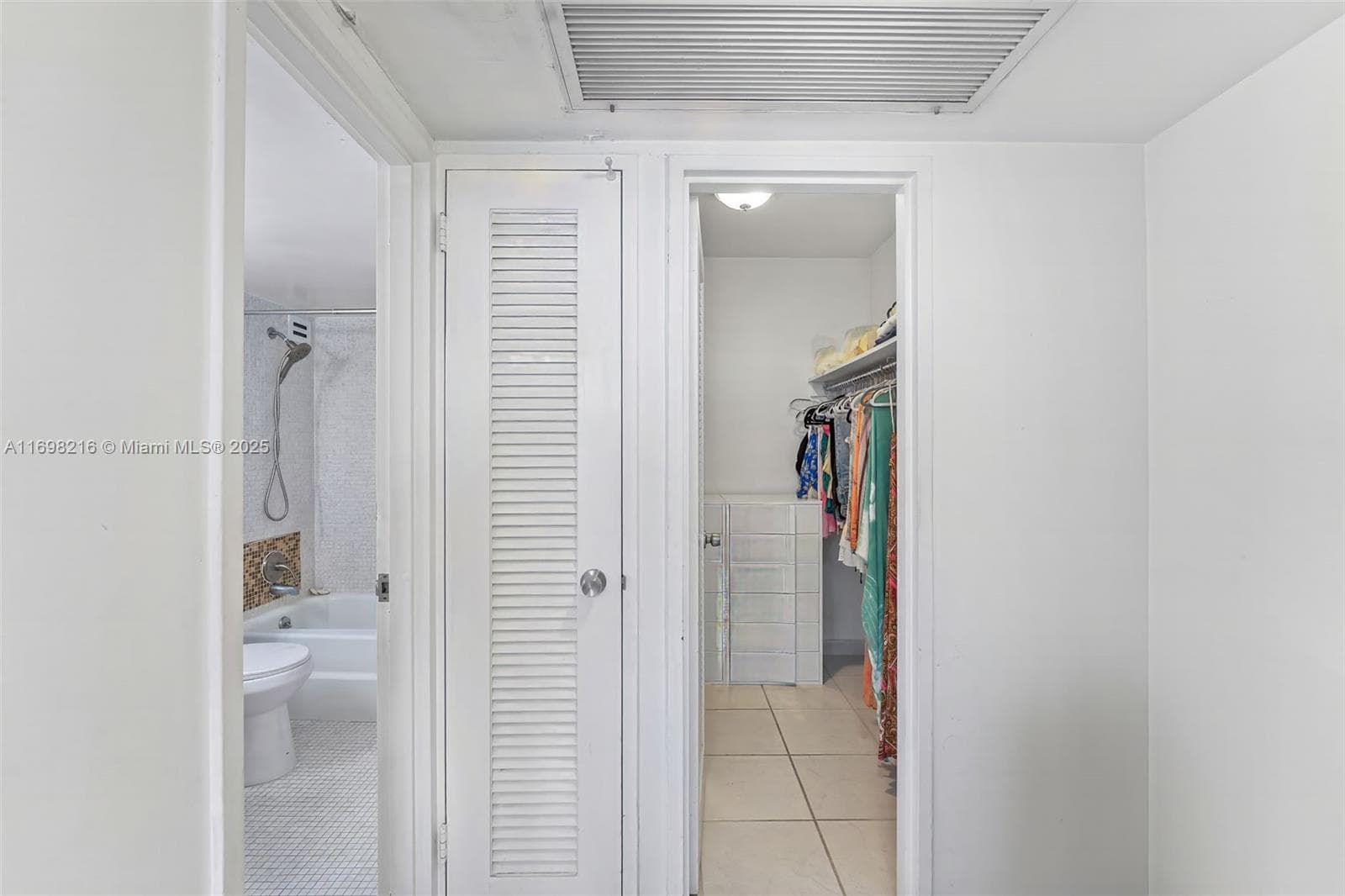 A11698216 — Miami Beach — 19