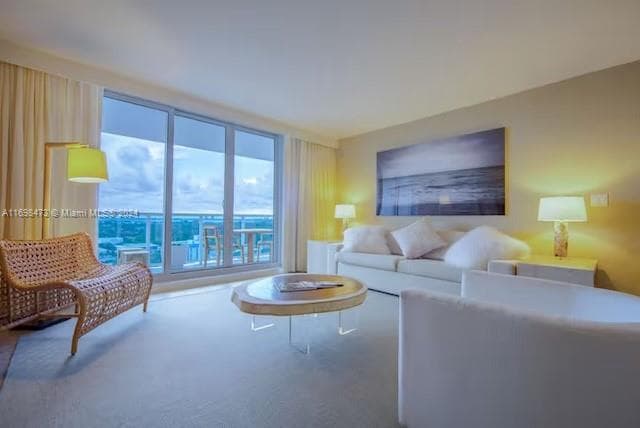 A11698473 — Miami Beach — 13