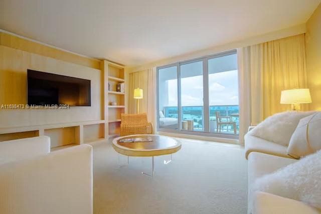 A11698473 — Miami Beach — 14
