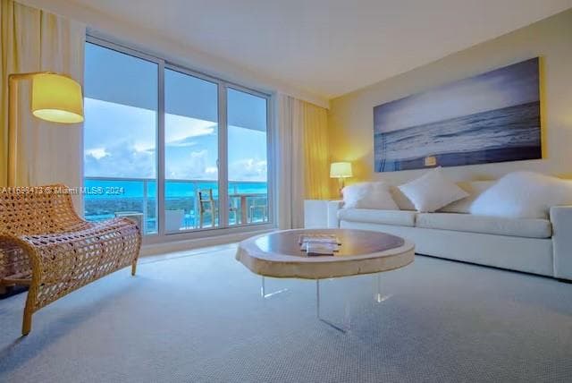 A11698473 — Miami Beach — 11