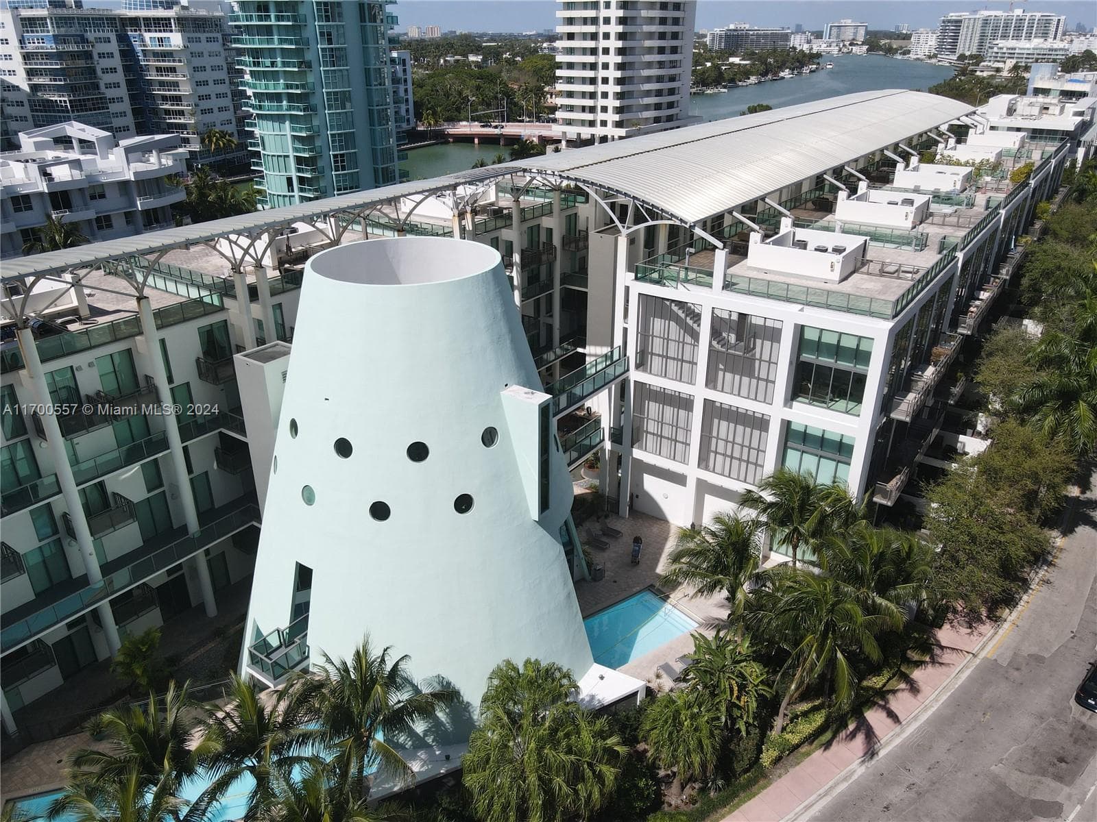 A11700557 — Miami Beach — 26