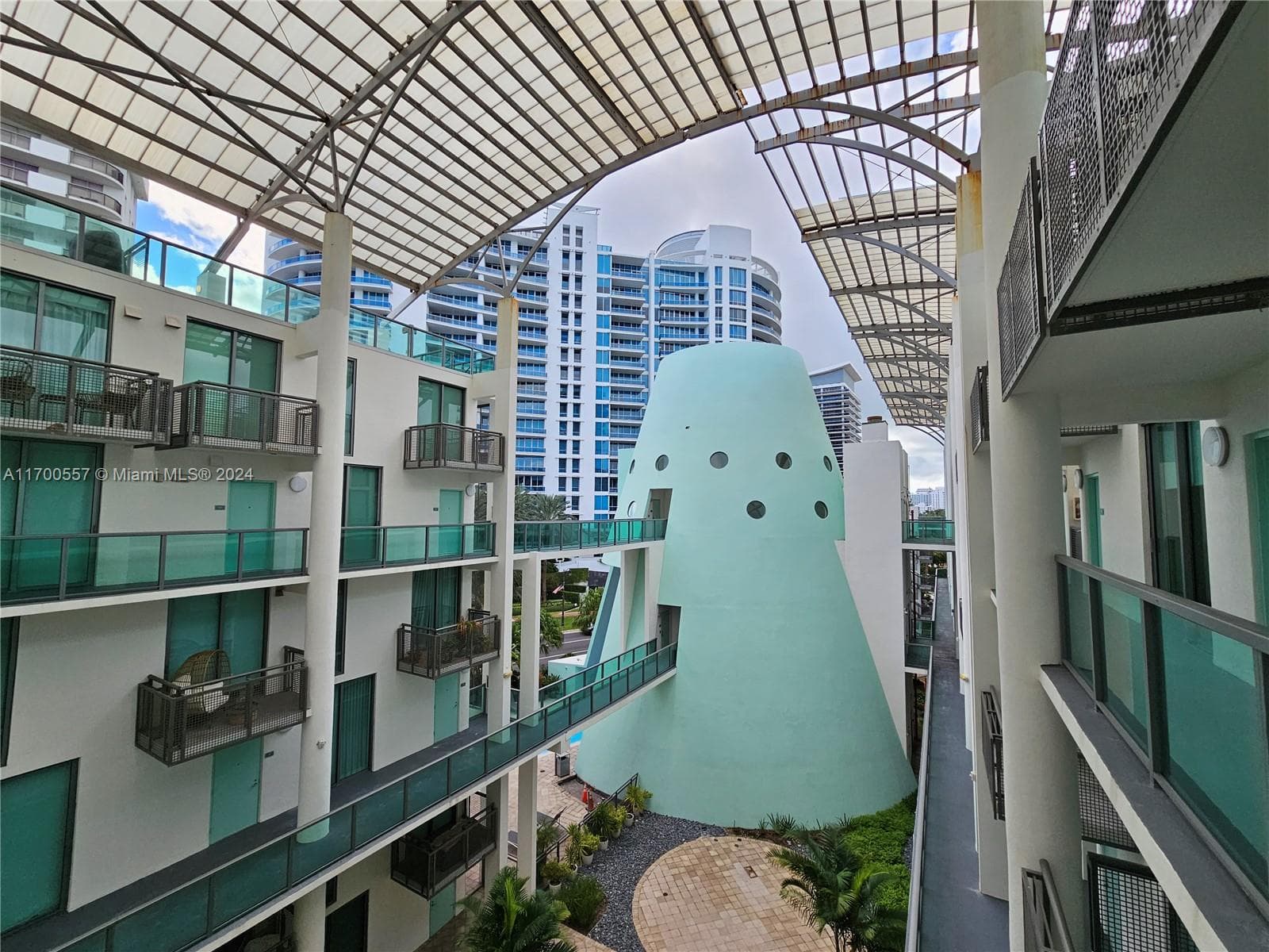 A11700557 — Miami Beach — 22