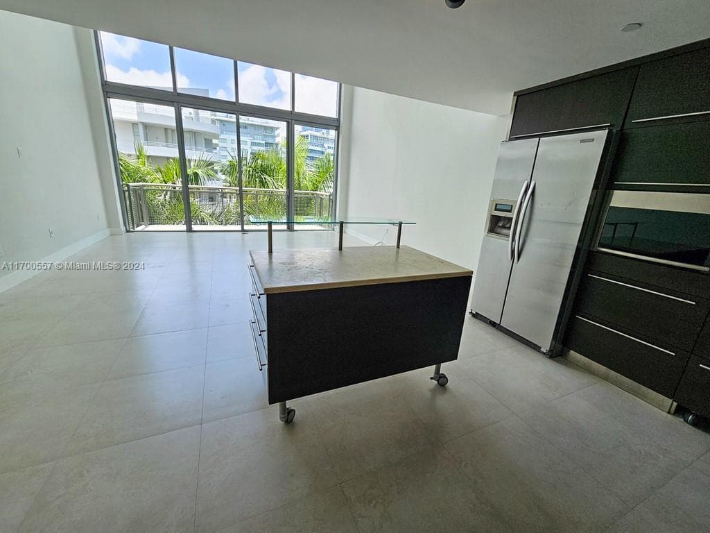A11700557 — Miami Beach — 7
