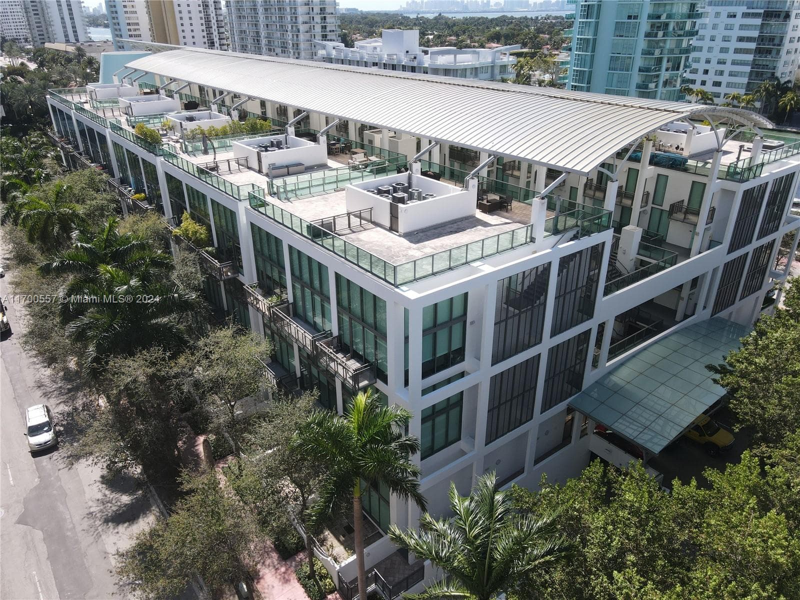 A11700557 — Miami Beach — 25
