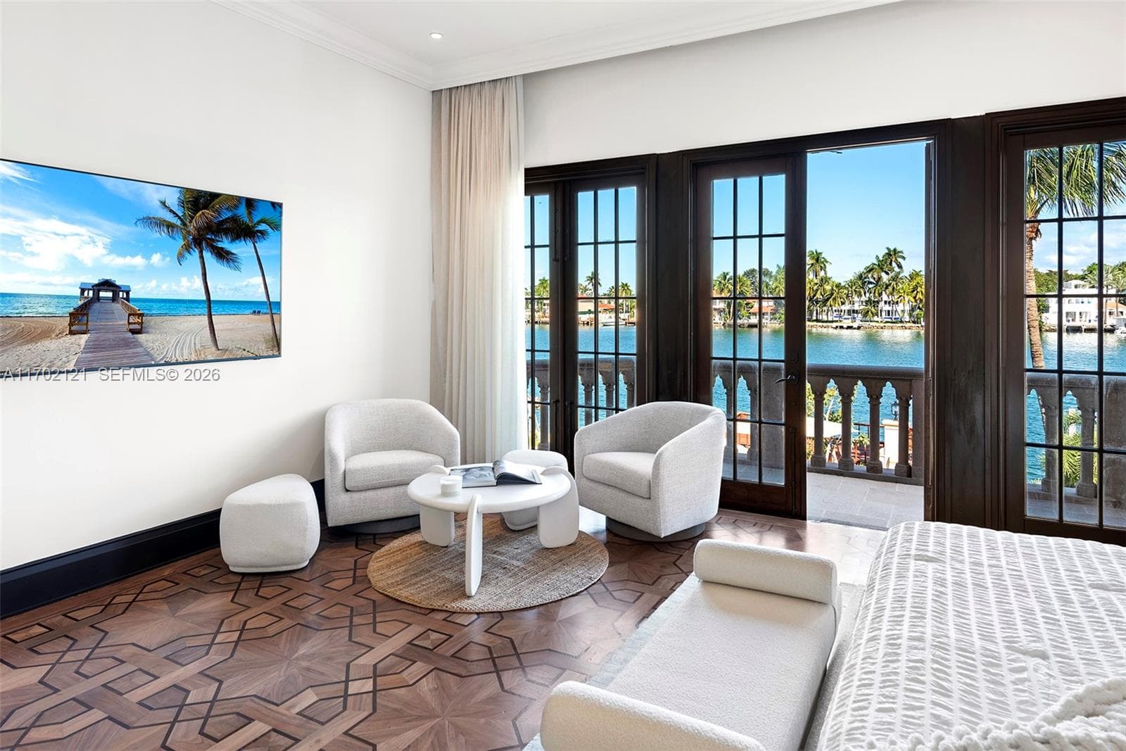 A11702121 — Miami Beach — 44