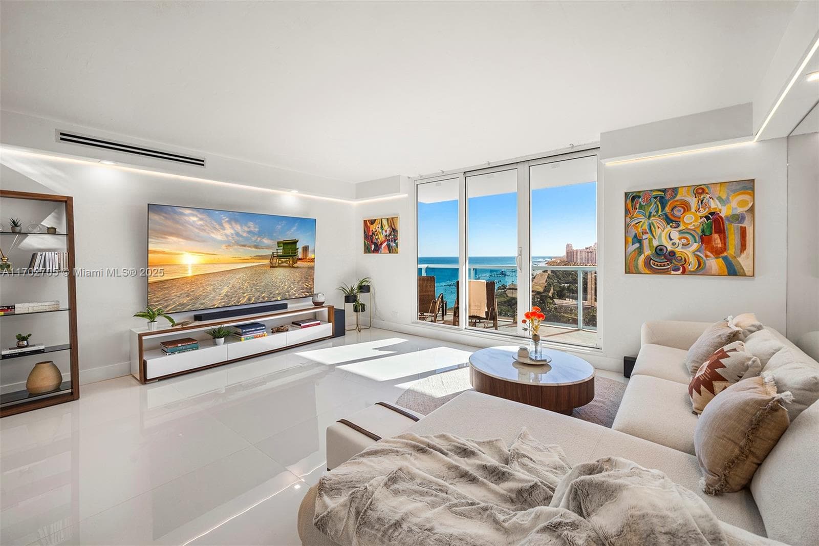 A11702705 — Miami Beach