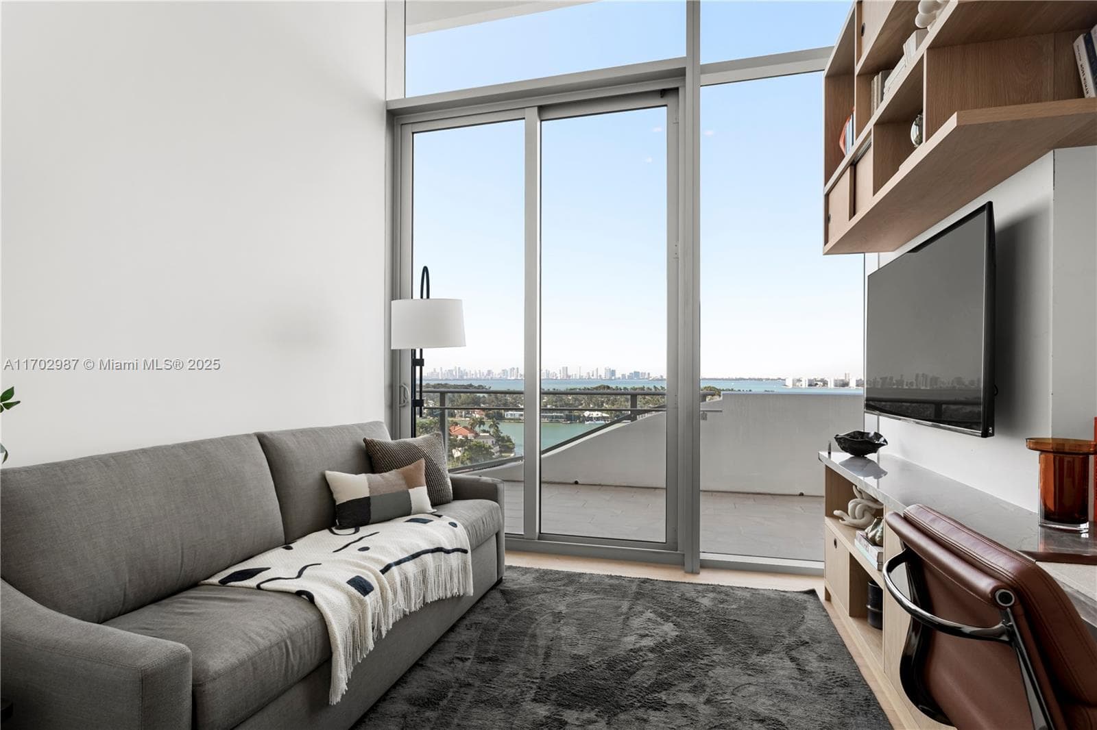A11702987 — Miami Beach — 23