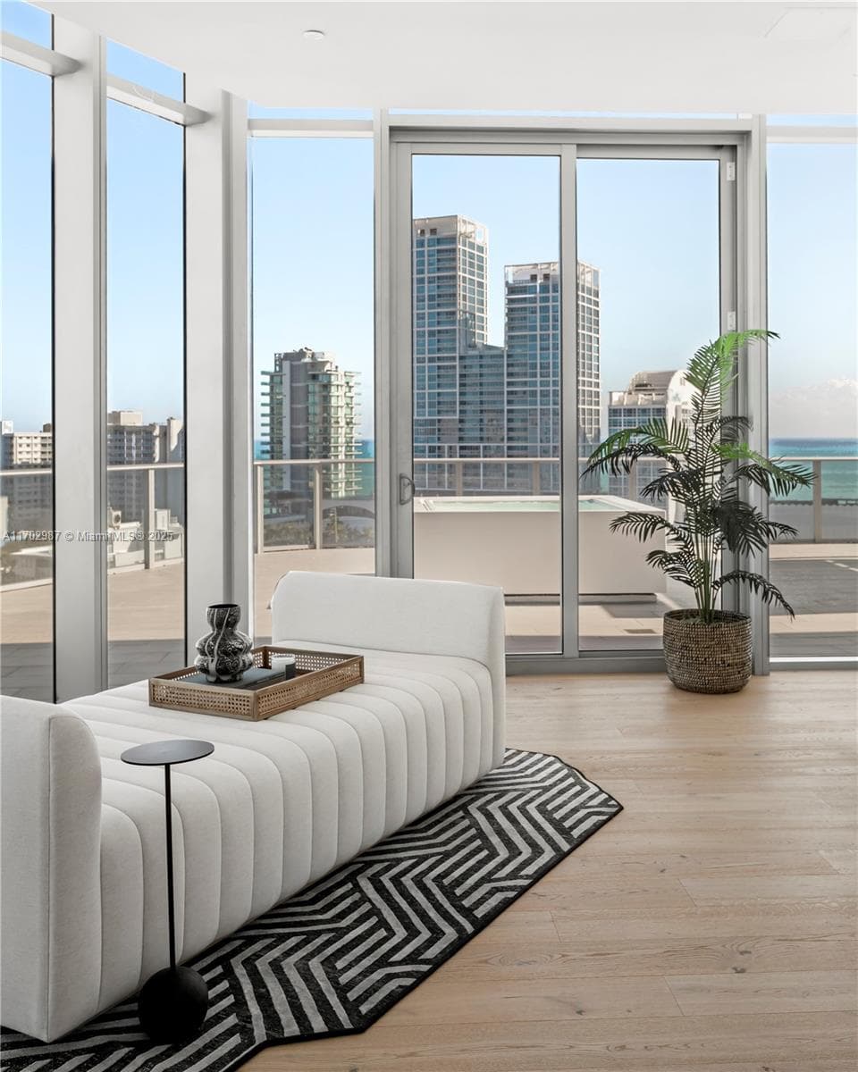 A11702987 — Miami Beach — 7